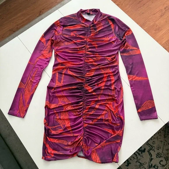 Pretty Little Thing Magenta Abstract Tropical Ruched Bodycon Dress Festival - Picture 2 of 6